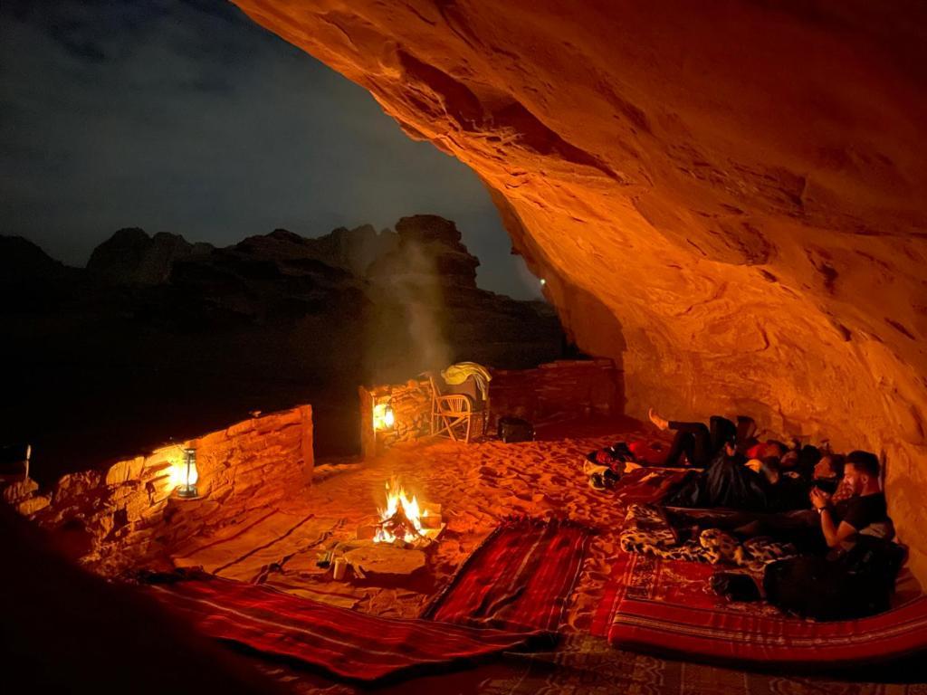 Wadi Rum Cave Camping Eksteriør bilde