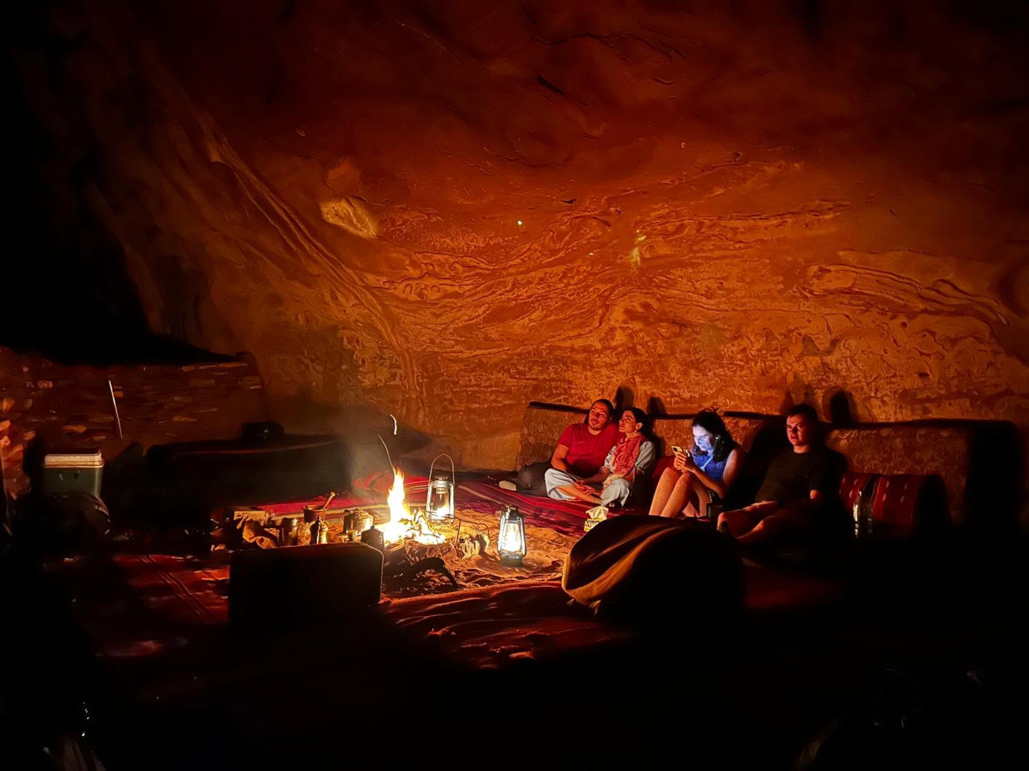 Wadi Rum Cave Camping Eksteriør bilde