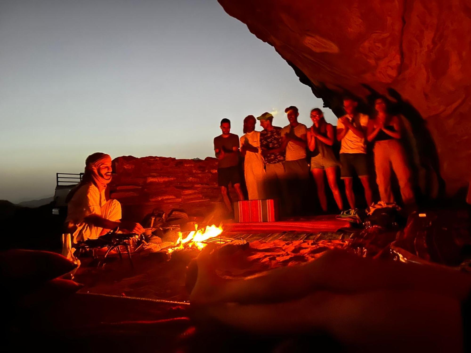 Wadi Rum Cave Camping Eksteriør bilde